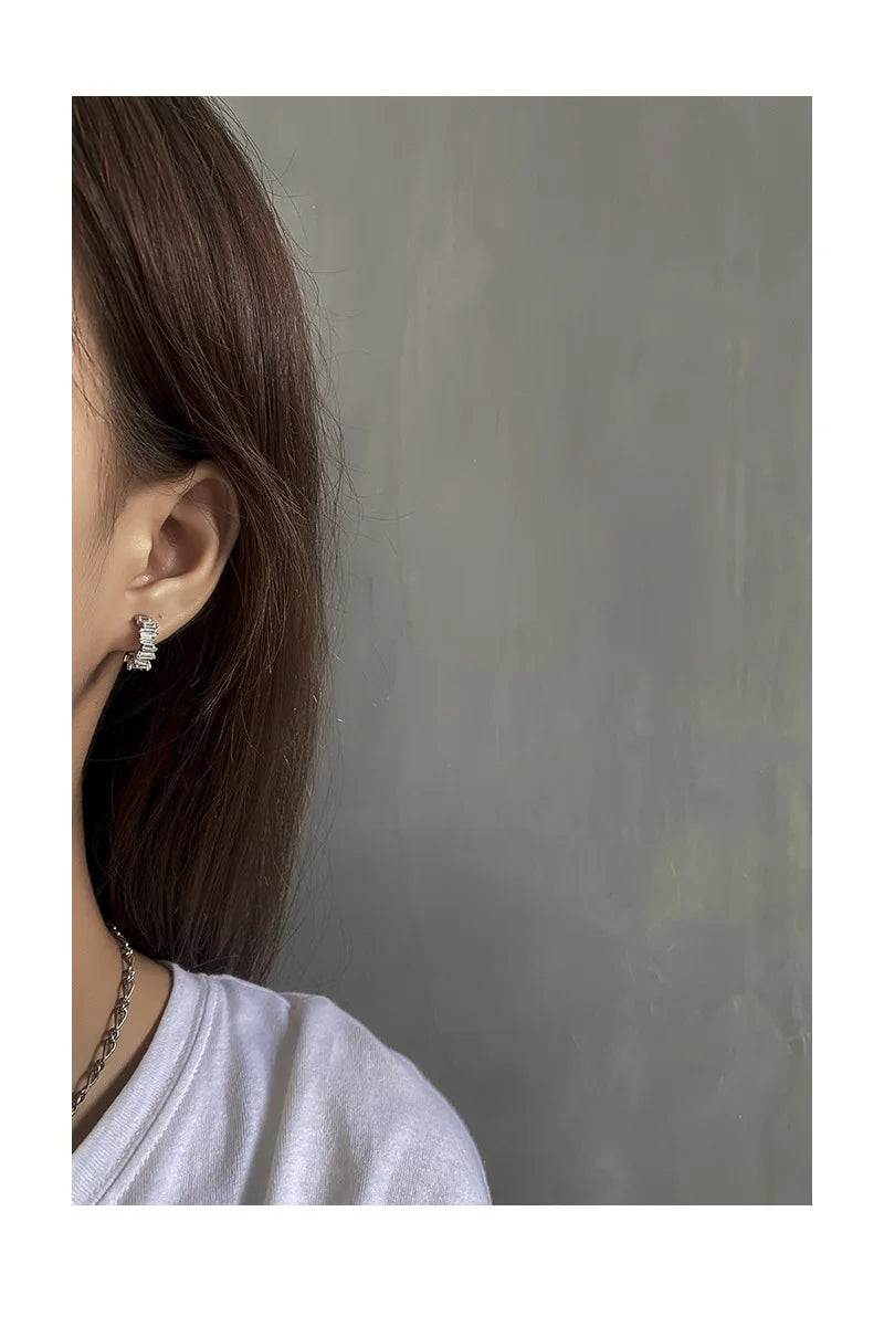 F.I.N.S 1pc Korean Fashion Design Sugar Cube Sterling Silver Ear Clip without Piercing Misplaced Shiny Zircon Catilage Earrings