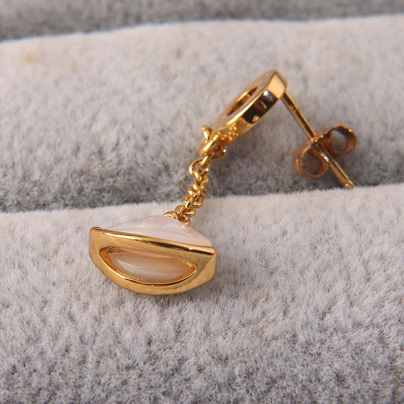 Classic Italian Brand Nature Shell Stud Earrings High Quality Golden Letter Luxury Jewelry for Women Girl  2024 Party Gift