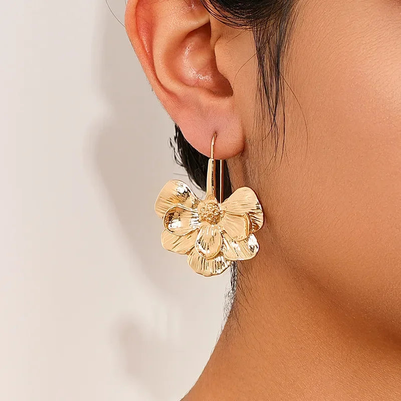 Trendy Earrings For Women Minimalist Metal Creative Flower Ear Hook Holiday Party Gift OL Fashion Jewelry Accessories E477