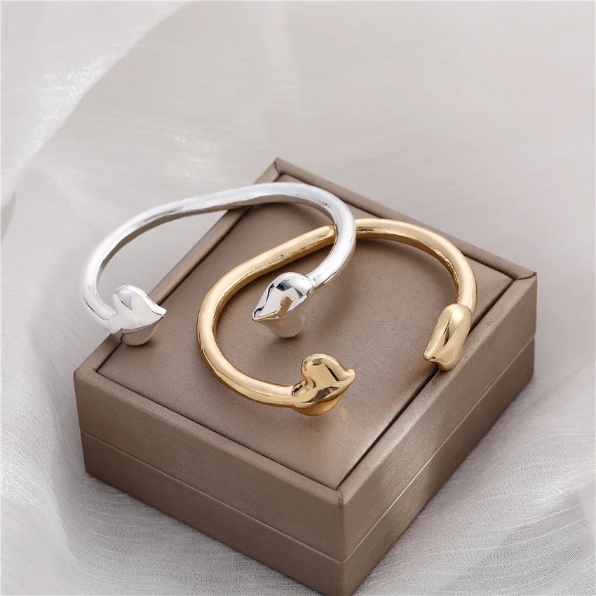 Fashion Design Heart Charms Wristband Female Cuff Bangles&Bracelets For Women Opening Size Gold Silver Color Plated Gift