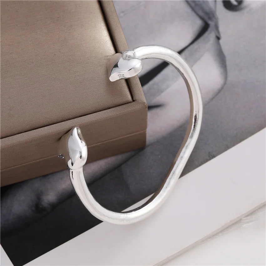 Fashion Design Heart Charms Wristband Female Cuff Bangles&Bracelets For Women Opening Size Gold Silver Color Plated Gift