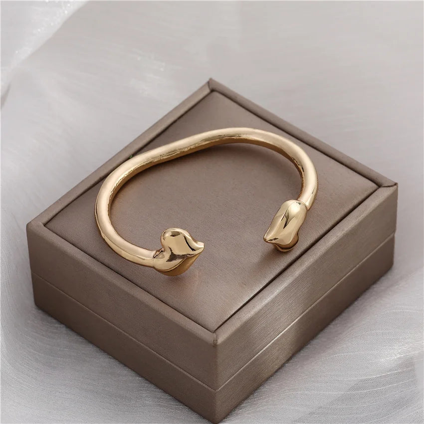 Fashion Design Heart Charms Wristband Female Cuff Bangles&Bracelets For Women Opening Size Gold Silver Color Plated Gift